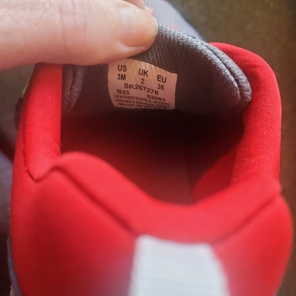 Saucony Wind Shield Water Repellant 3.0 Sz. 3 Athletic Shoes - Picture 4 of 11